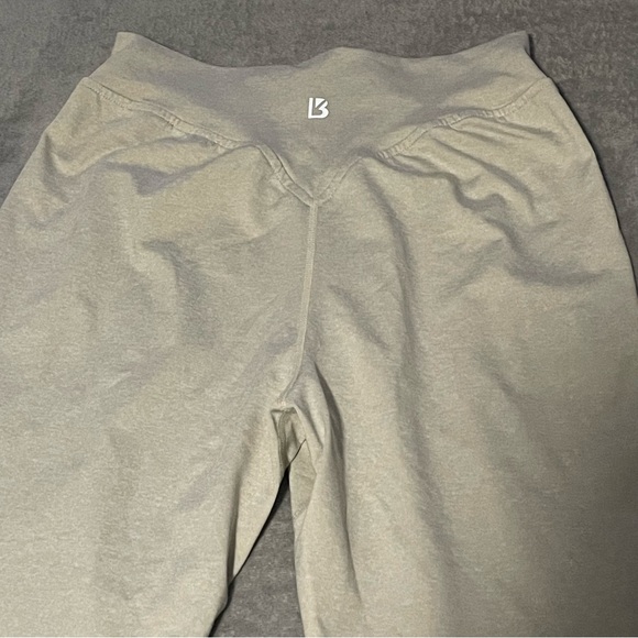 Buffbunny high rise track pants size medium in bone - Picture 7 of 8